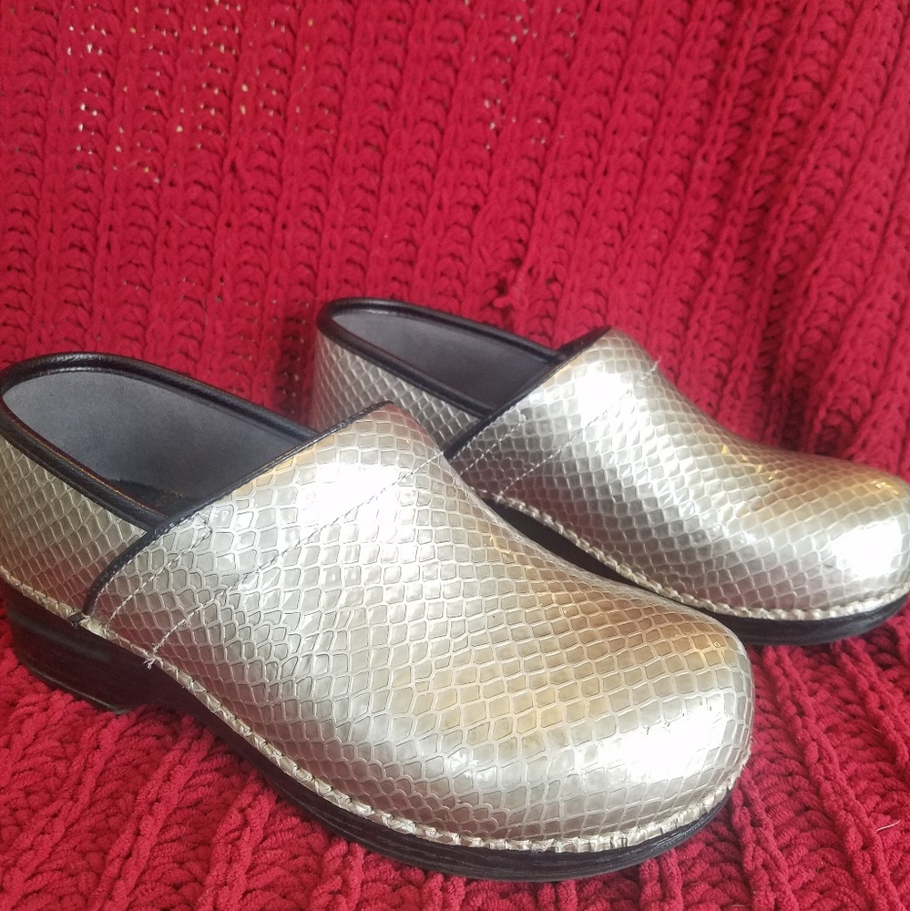 Dansko XP silver clogs